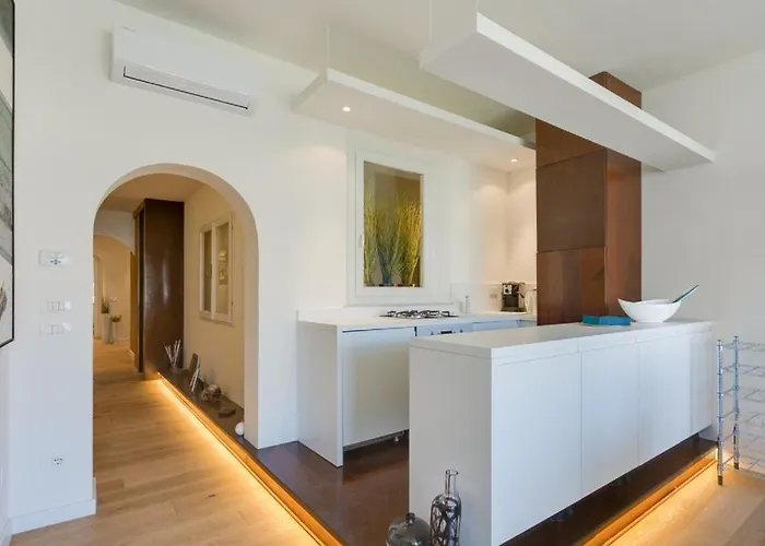 - Ponte Vecchio Balcony