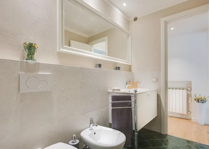 - Ponte Vecchio Balcony *